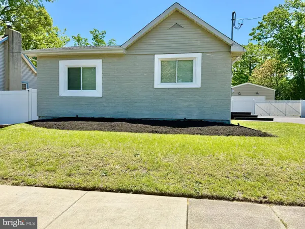 16 E 9TH AVE, Pine Hill, NJ 08021