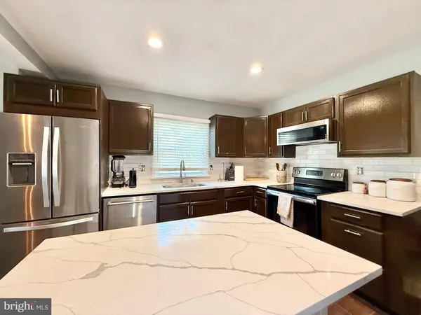 16 E 9TH AVE, Pine Hill, NJ 08021