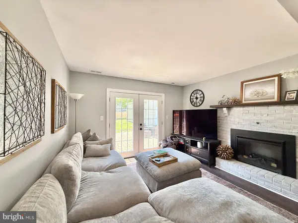 16 E 9TH AVE, Pine Hill, NJ 08021