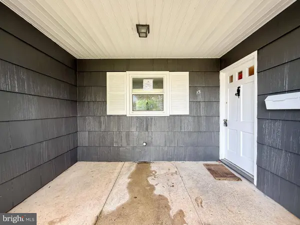15 GARRETT LN, Willingboro, NJ 08046