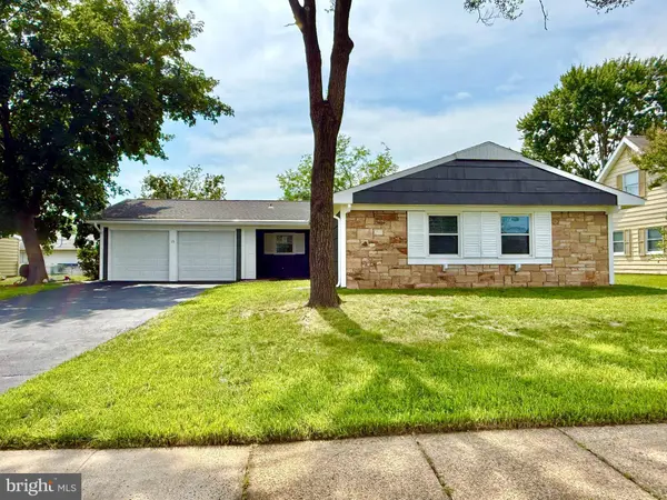 15 GARRETT LN, Willingboro, NJ 08046