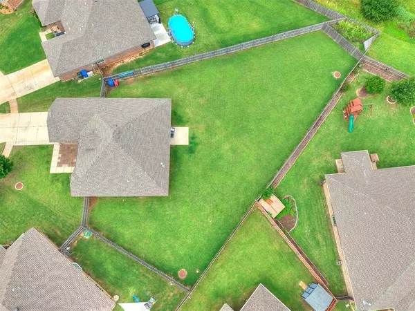 1401 Baycharter ST, Norman, OK 73071