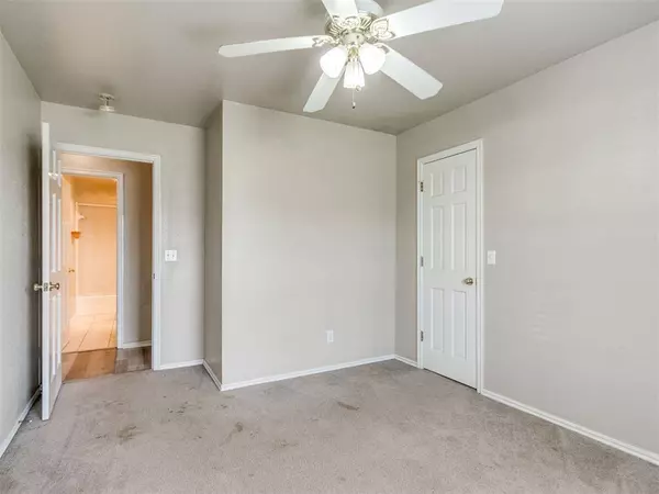 279 Woodlands DR, Harrah, OK 73045