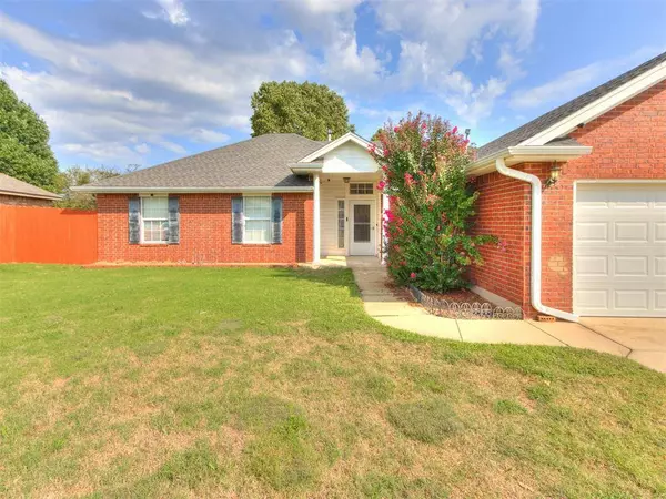 279 Woodlands DR, Harrah, OK 73045