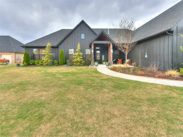 53 N Oaks RD, Harrah, OK 73045