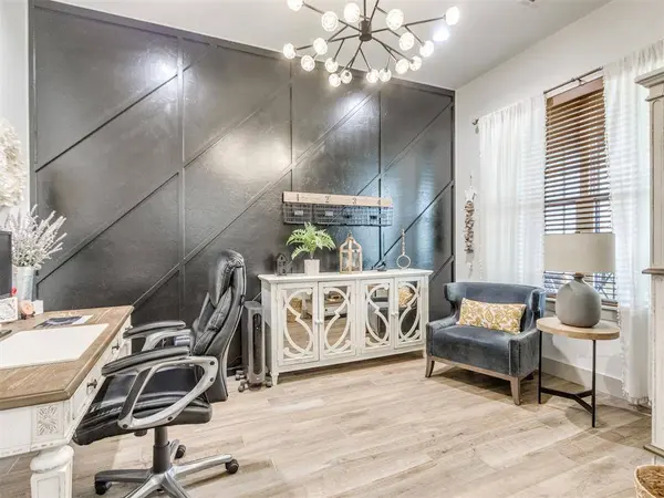 53 N Oaks RD, Harrah, OK 73045