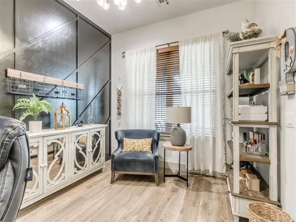 53 N Oaks RD, Harrah, OK 73045