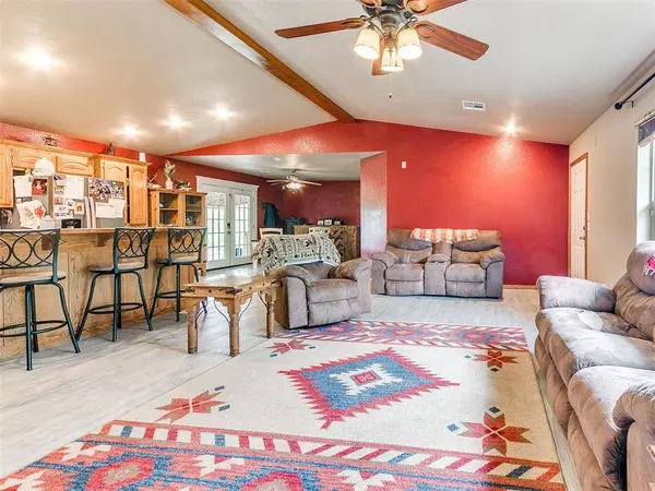 12517 Jerrad LN, Mcloud, OK 74851