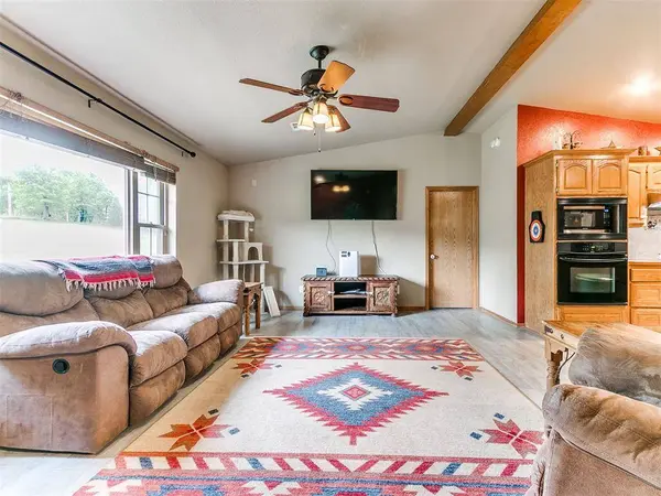 12517 Jerrad LN, Mcloud, OK 74851