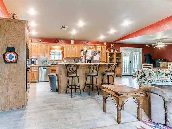 12517 Jerrad LN, Mcloud, OK 74851