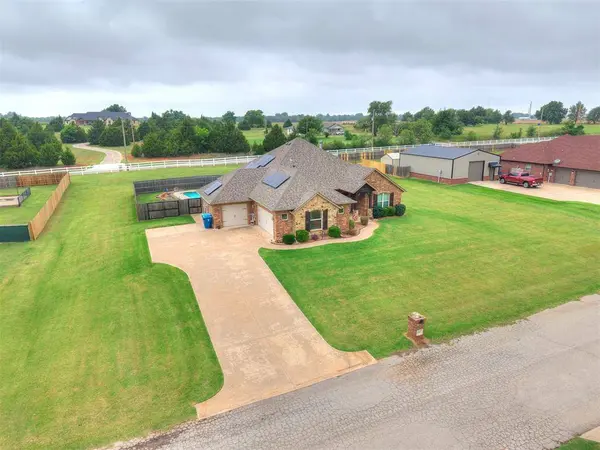 507 Arrowhead DR, Tuttle, OK 73089