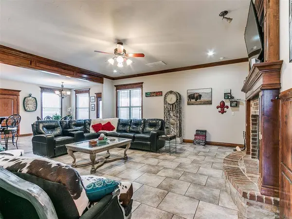 507 Arrowhead DR, Tuttle, OK 73089