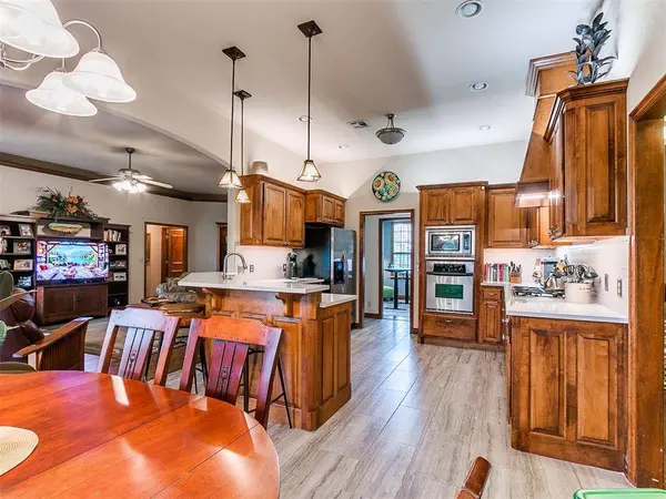 2116 Bates WAY, Norman, OK 73071