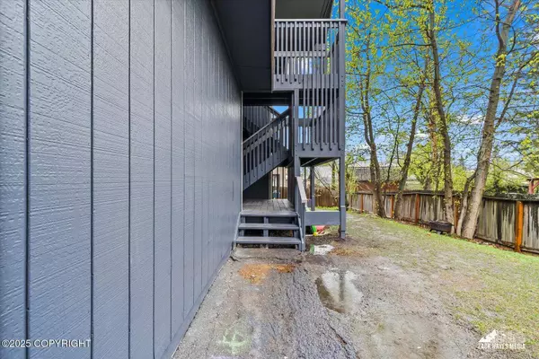 6636 Donna DR, Anchorage, AK 99504