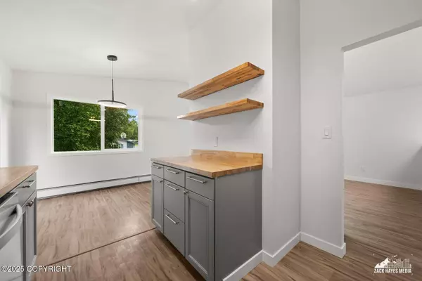 3824 Checkmate DR, Anchorage, AK 99508