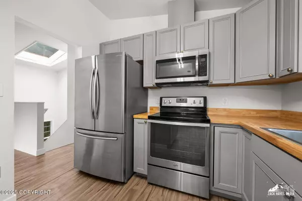 3824 Checkmate DR, Anchorage, AK 99508