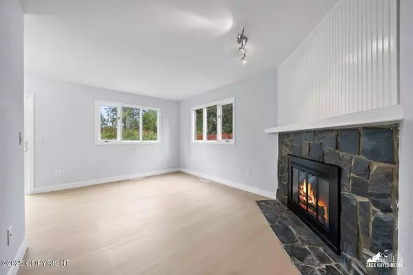 9120 Ticia CIR, Anchorage, AK 99502