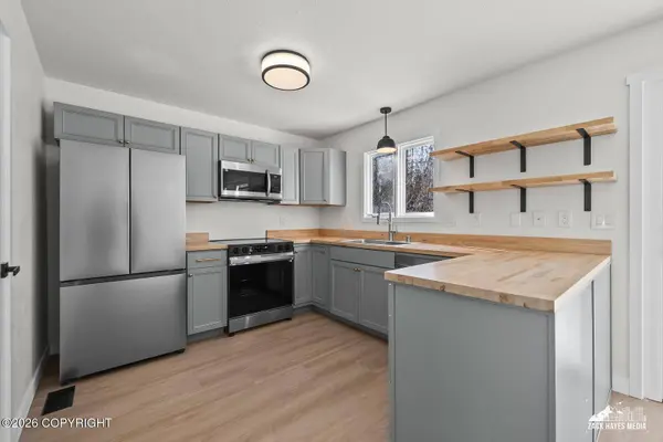 8500 Moss CT #13, Anchorage, AK 99504