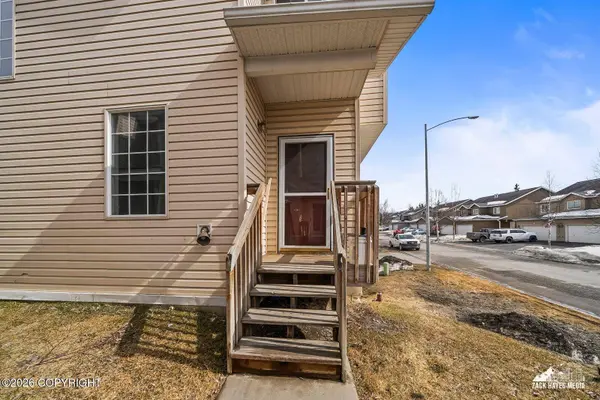 6933 Gold Kings AVE #A, Anchorage, AK 99504