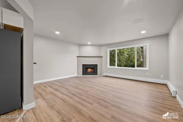 261 McCarrey ST 17C, Anchorage, AK 99508