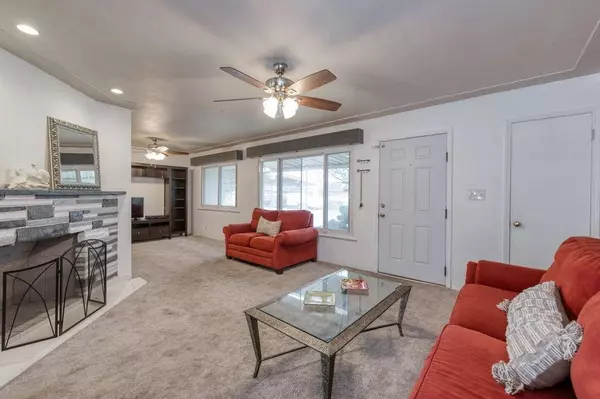 4883 E Michigan AVE, Fresno, CA 93703