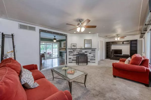 4883 E Michigan AVE, Fresno, CA 93703