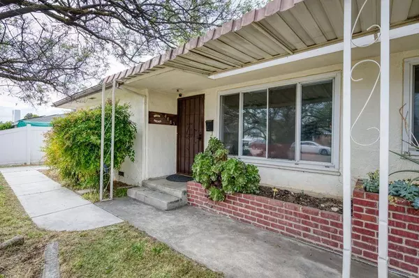 4883 E Michigan AVE, Fresno, CA 93703