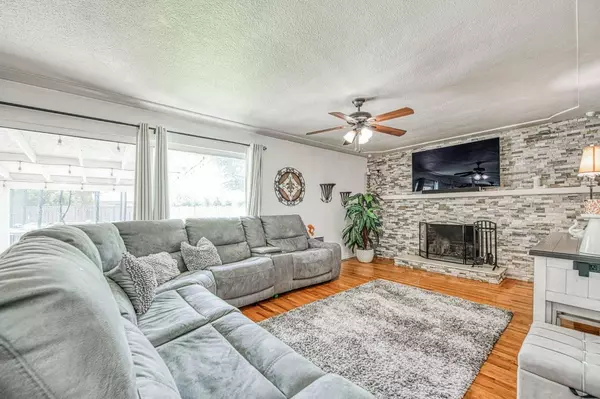 917 W Norwich AVE, Fresno, CA 93705