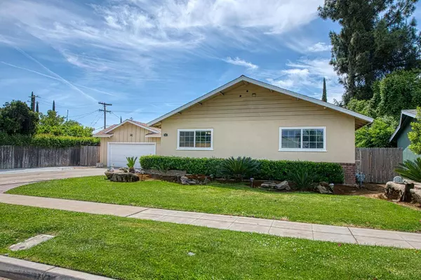 917 W Norwich AVE, Fresno, CA 93705