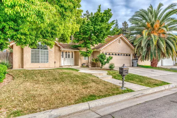 8164 N 8th ST, Fresno, CA 93720