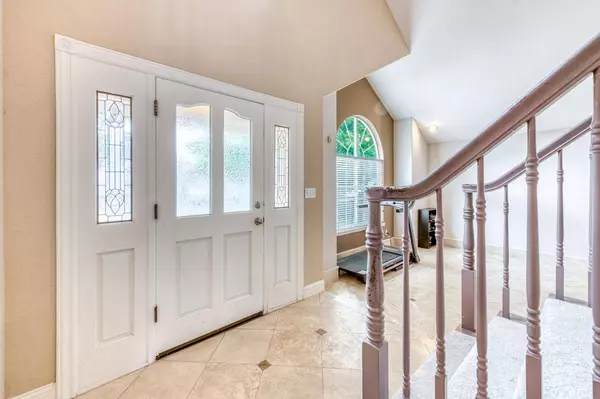 8164 N 8th ST, Fresno, CA 93720