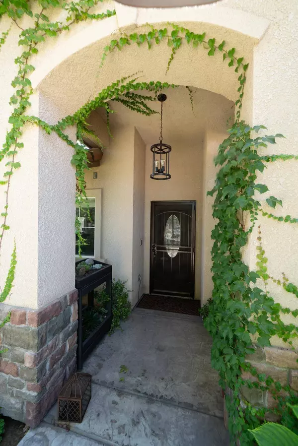 2148 N Ivanhoe AVE, Fresno, CA 93722