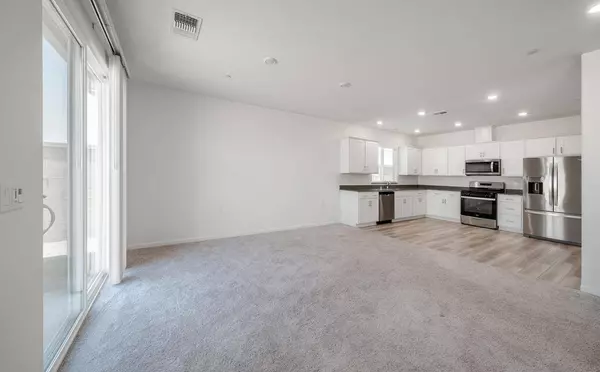 3302 Simental AVE, Clovis, CA 93619