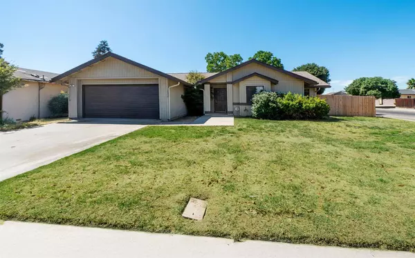 81 Carter WAY, Fowler, CA 93625