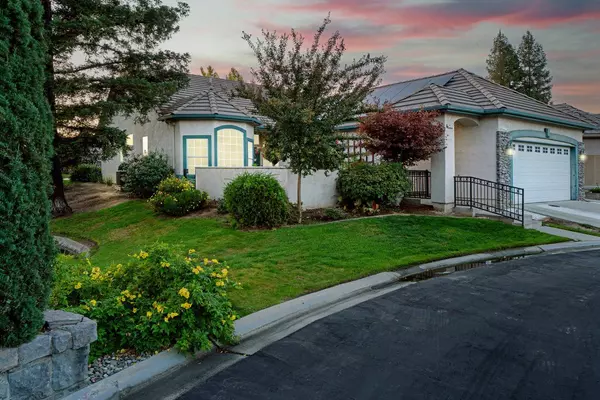 2272 Dawson Cove LN, Clovis, CA 93611