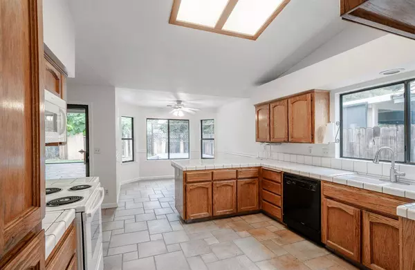 2549 Purvis AVE, Clovis, CA 93611