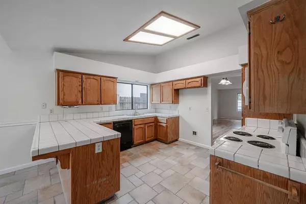 2549 Purvis AVE, Clovis, CA 93611