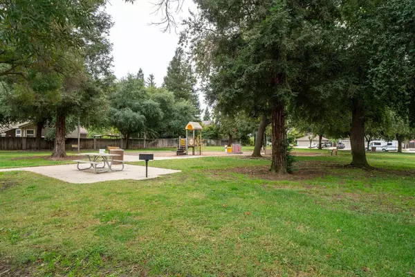 2531 Scott AVE, Clovis, CA 93611