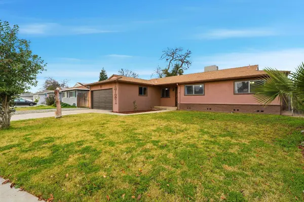 1721 Beverly AVE, Clovis, CA 93611