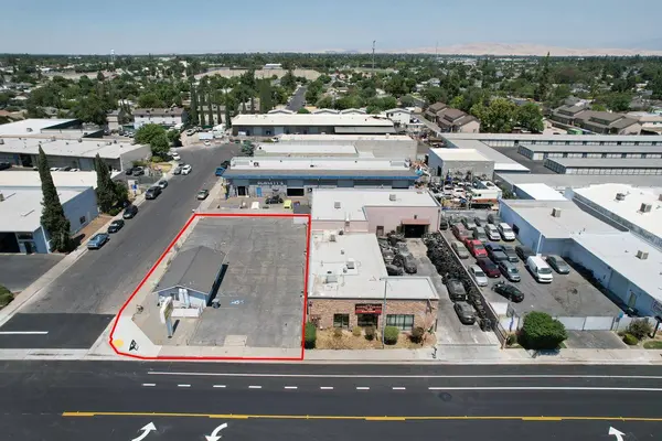 1103 Barstow AVE, Clovis, CA 93612