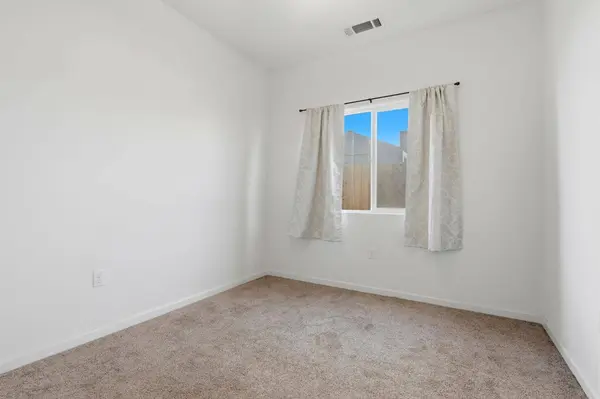 10692 Daisy WAY, Armona, CA 93202