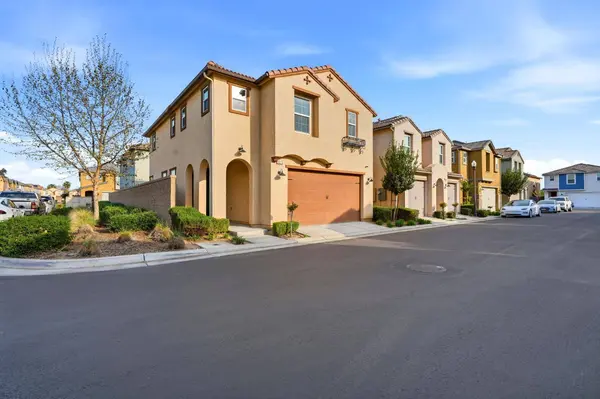 1515 Zenith, Clovis, CA 93619