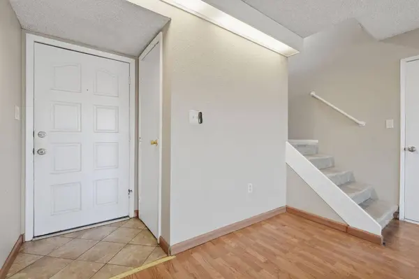 4929 N Winery CIR #114, Fresno, CA 93726
