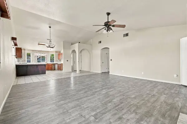 1434 Butternut DR, Hanford, CA 93230