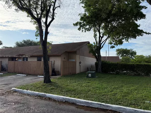 6703 NW 192nd Ter, Hialeah, FL 33015