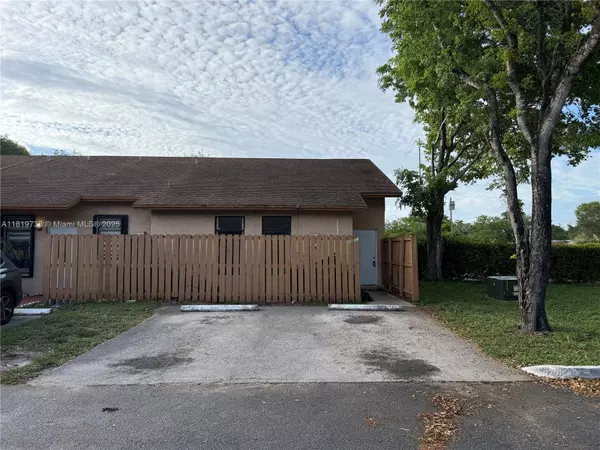 6703 NW 192nd Ter, Hialeah, FL 33015