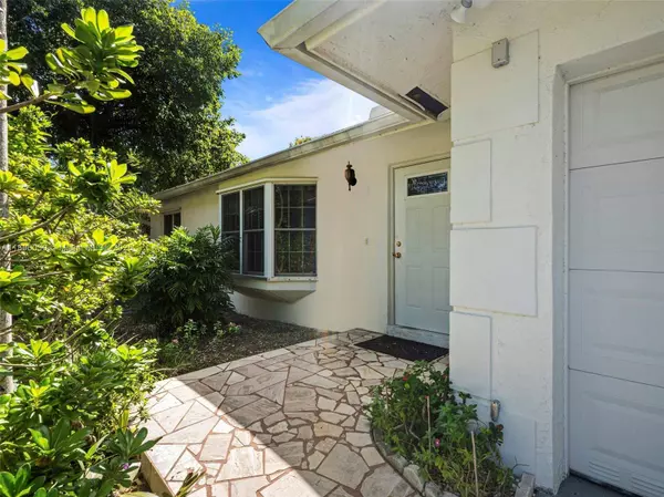 8520 SW 179th St, Palmetto Bay, FL 33157