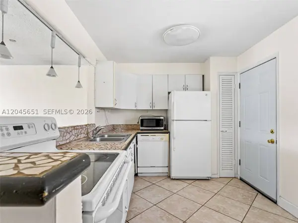 18900 NE 14th Ave #D106, Miami, FL 33179