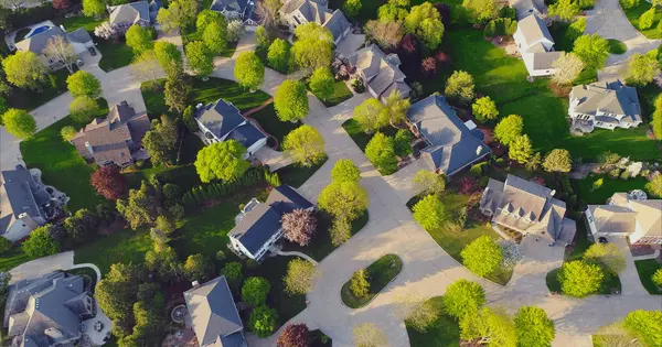 How the Fed’s Rate Cut Could Shape Your Next Move in Real Estate