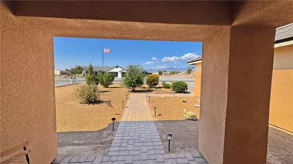 581 E Jaybird ST, Pahrump, NV 89048